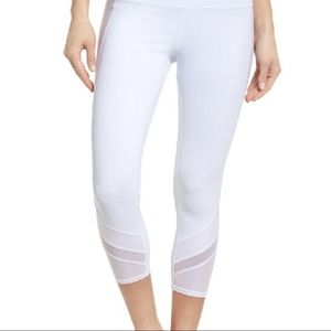 ALO YOGA Elevate High Waist Capri Leggings - White